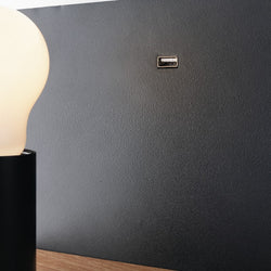 APPLIQUE FLASH NERA CON MENSOLA E USB 2A USB 1XE27 33X18X15CM